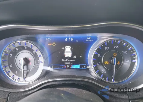 2019 Chrysler 300 Limited z USA, uszkodzony, nr VIN 2C3CCAEG6KH585587